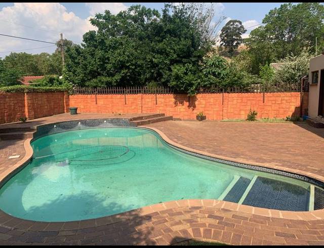 4 BEDROOM HOUSE FOR SALE IN FLEURHOF